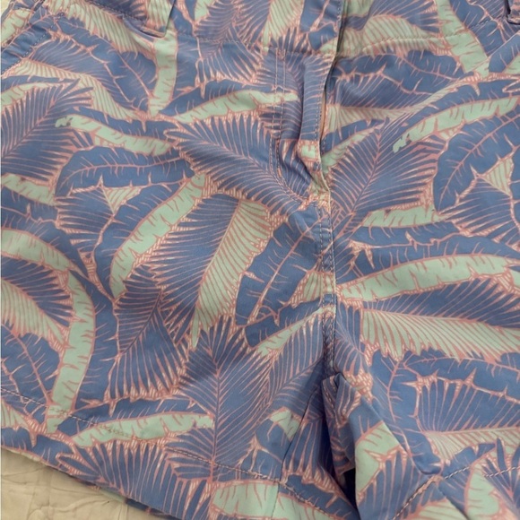 Vineyard Vines women’s pink and blue shorts Tropical. Size 10 - Picture 2 of 9